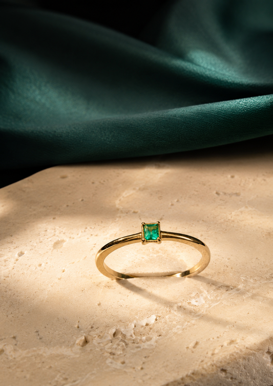 Anillo Oro 18K con Esmeralda Natural Colombiana Signature
