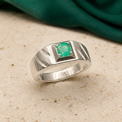 Anillo Insignia — Plata 925 y Esmeralda Colombiana