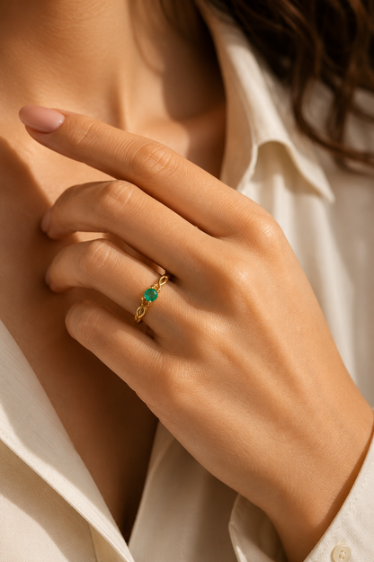 Anillo Oro 18K con Esmeralda Natural Colombiana - Serenata