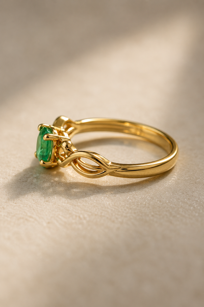 Anillo Oro 18K con Esmeralda Natural Colombiana - Serenata