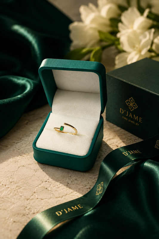 Anillo Oro 18K con Esmeralda Natural Colombiana -  Velvet