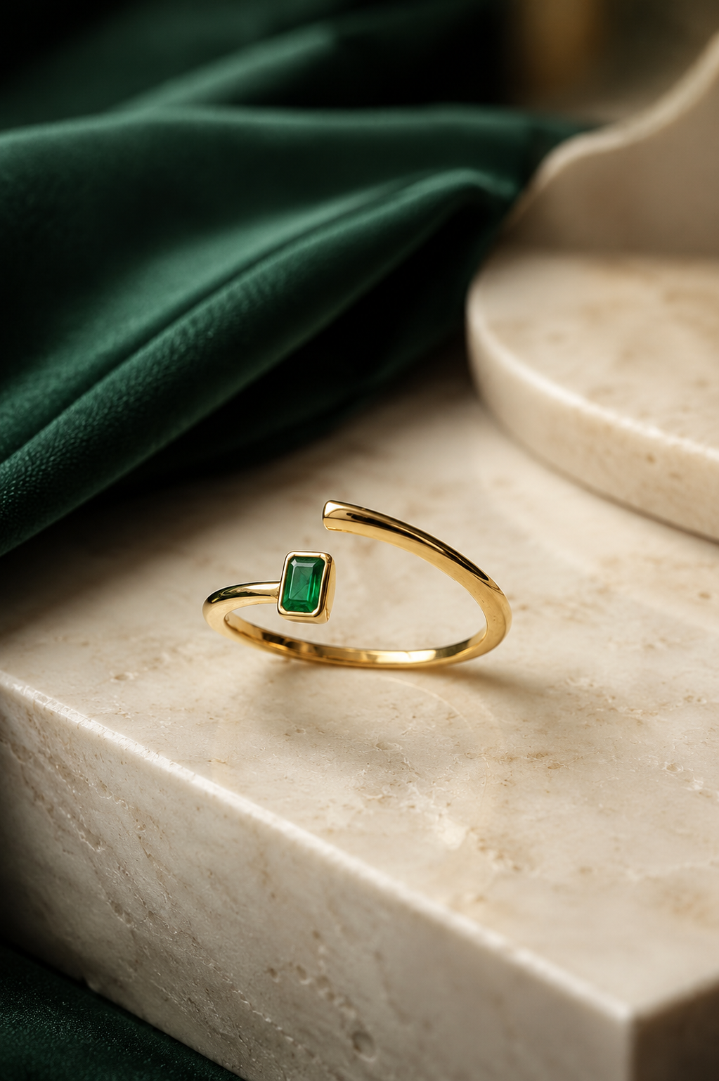 Anillo Oro 18K con Esmeralda Natural Colombiana -  Velvet