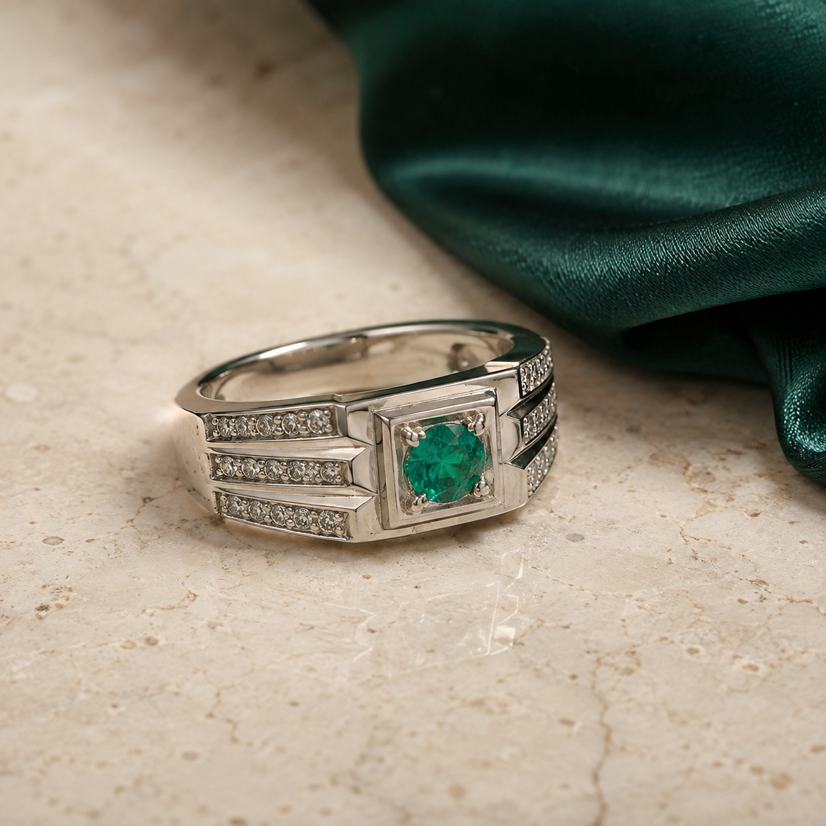 Anillo Pulso — Plata 925 y Esmeralda Colombiana