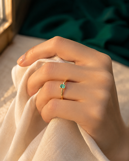 Anillo Oro 18K con Esmeralda Natural Colombiana - Aurora