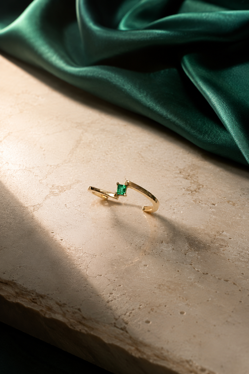 Anillo Oro 18K con Esmeralda Natural Colombiana - Imperial