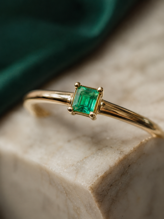 Anillo Oro 18K con Esmeralda Natural Colombiana  Signature