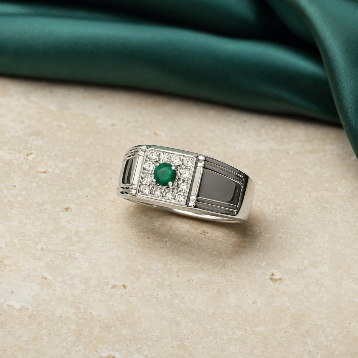 Anillo Titán — Plata 925 y Esmeralda Colombiana