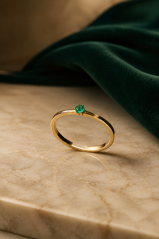 Anillo Solitario Oro 18K Esmeralda Natural Colombiana -Clásico
